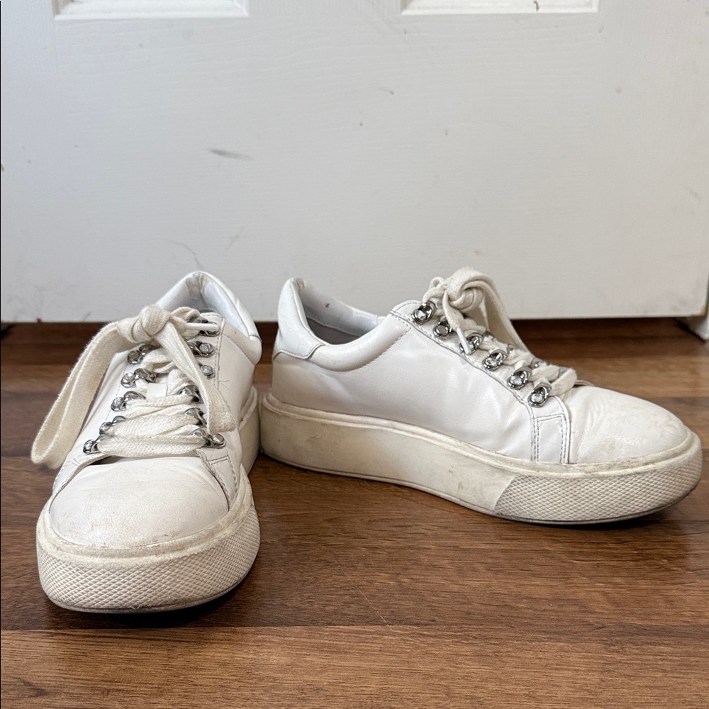 Jennifer Lopez White shoes